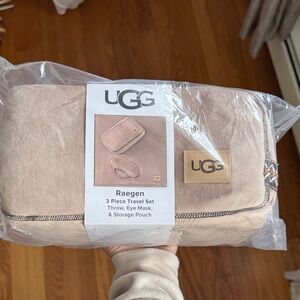 UGG Tan Travel 3 Set brand new unopened